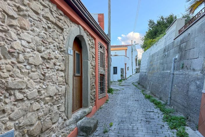 Image No.20-3 Bed House for sale