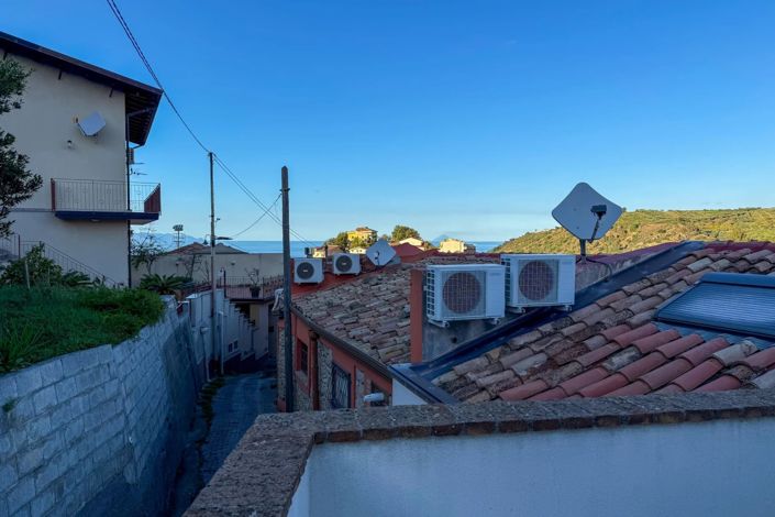 Image No.24-3 Bed House for sale