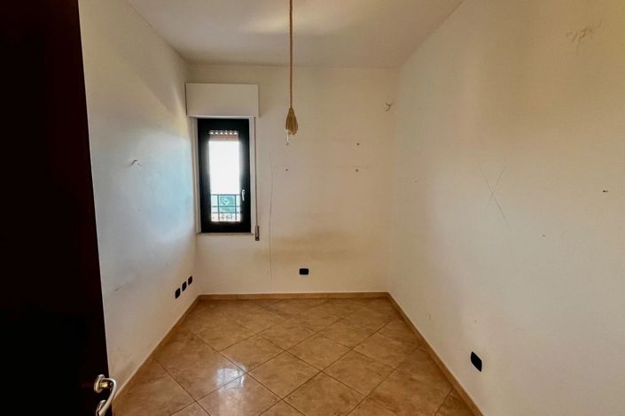 Image No.20-2 Bed Apartment for sale