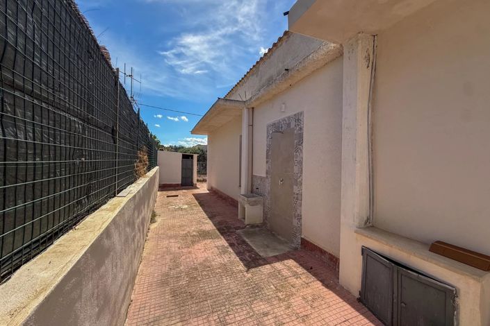 Image No.19-3 Bed House for sale