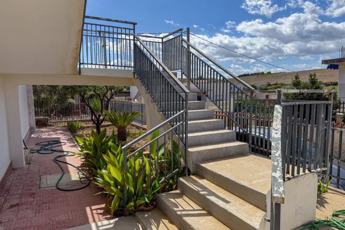 Image No.23-3 Bed House for sale