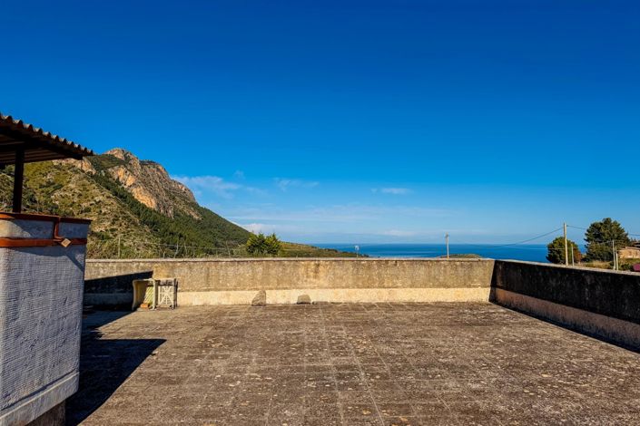 Image No.24-1 Bed House for sale