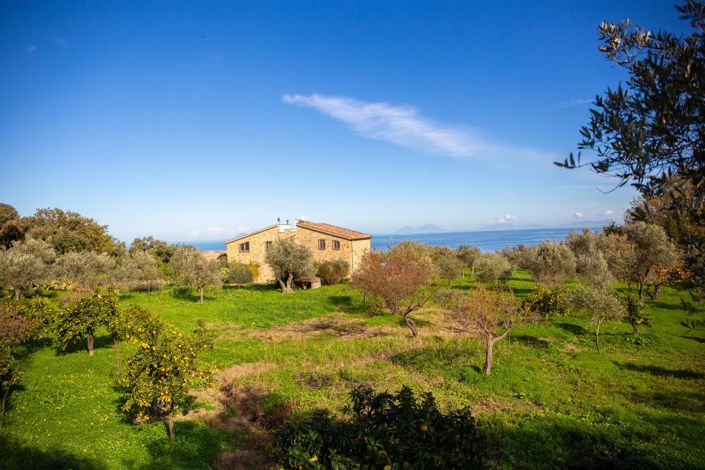 Image No.2-Villa de 4 chambres à vendre à Caronia