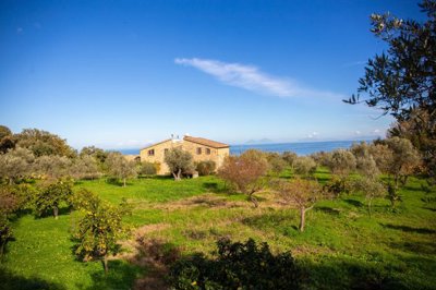 b95b0b112bdc598faf4f23080cfec04bc93c28a599192