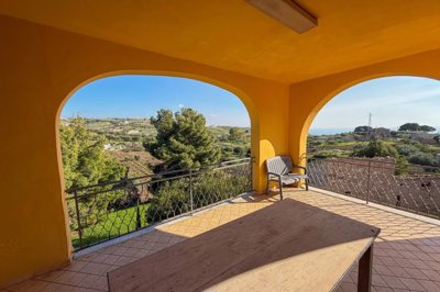 b1119a8f2323e93e1a5b2156bb24f98624b3749453204