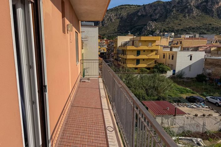 Image No.18-2 Bed Apartment for sale