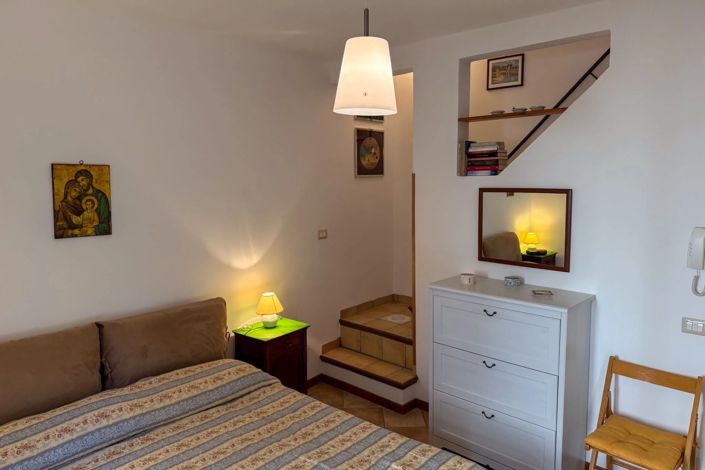 Image No.10-3 Bed House for sale