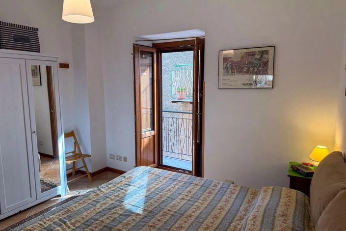 Image No.12-3 Bed House for sale