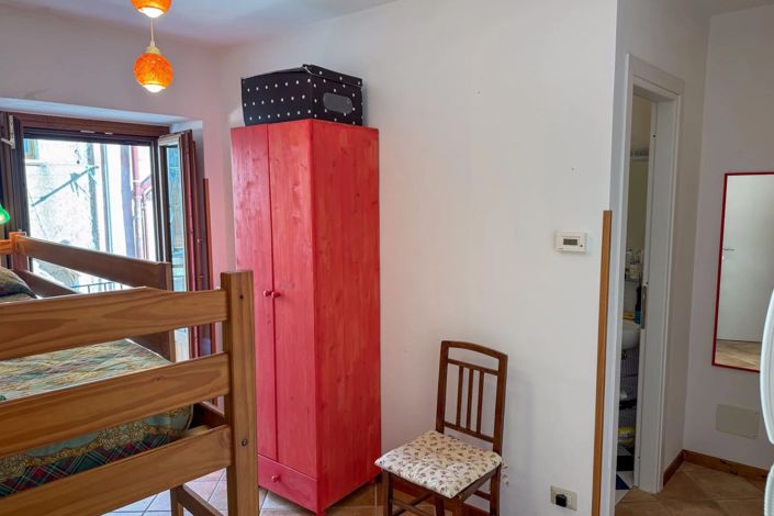 Image No.15-3 Bed House for sale