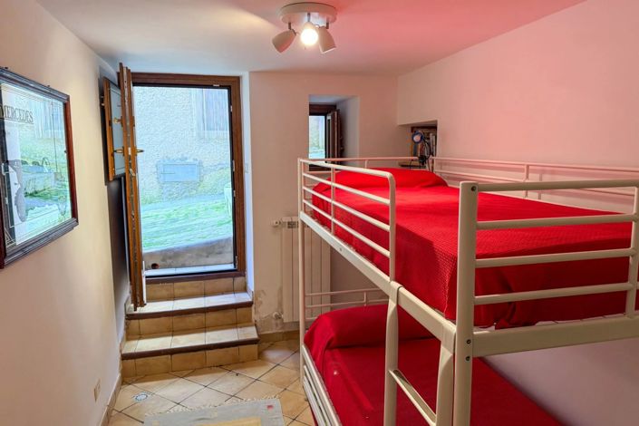 Image No.19-3 Bed House for sale