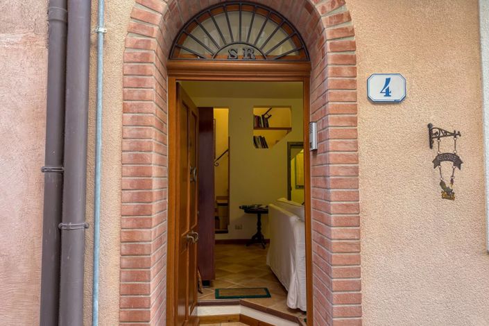 Image No.25-3 Bed House for sale