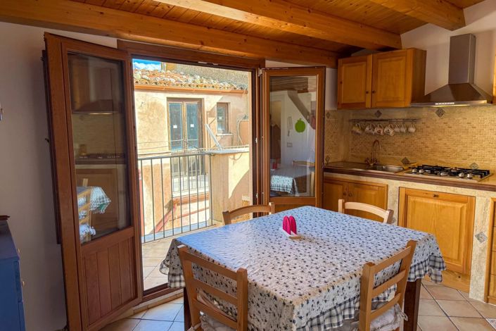 Image No.3-3 Bed House for sale