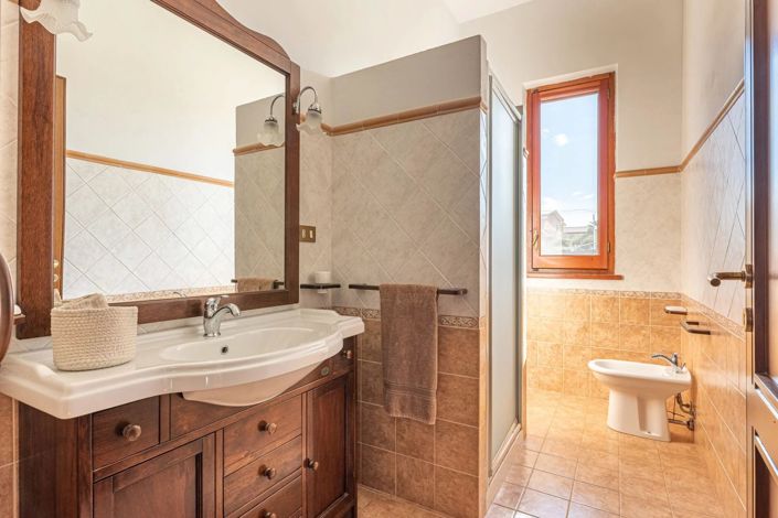 Image No.25-4 Bed Villa for sale