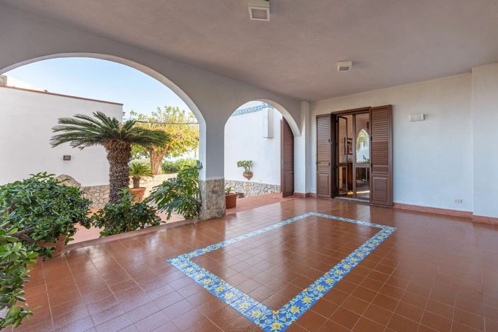 Image No.5-4 Bed Villa for sale