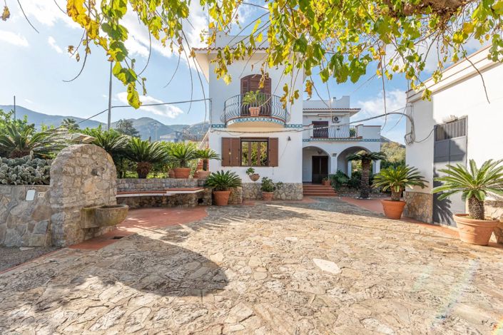 Image No.6-4 Bed Villa for sale