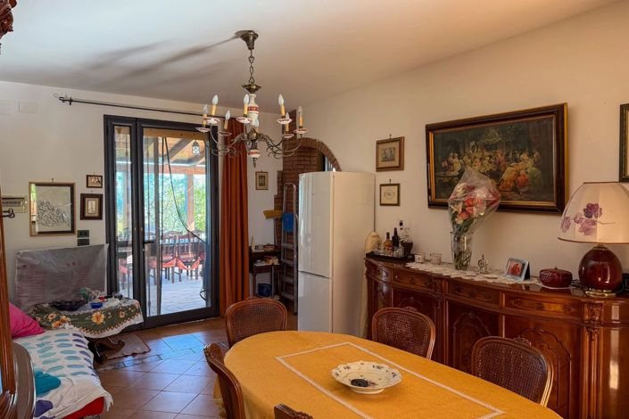 Image No.11-2 Bed House for sale