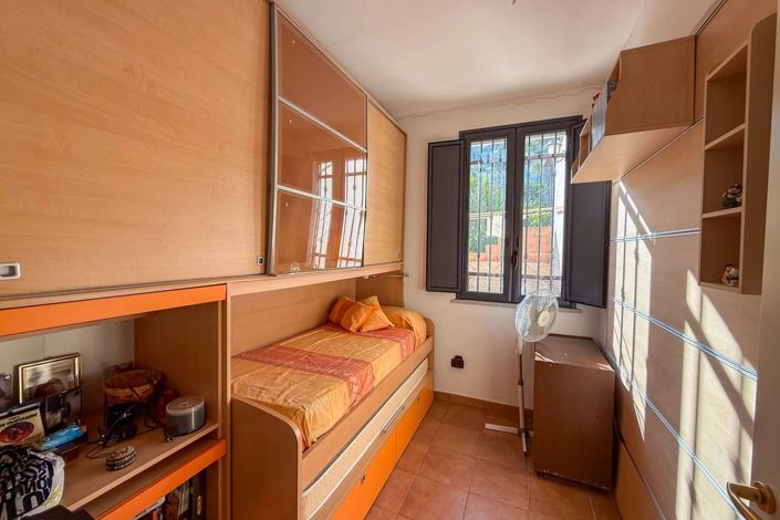 Image No.17-2 Bed House for sale