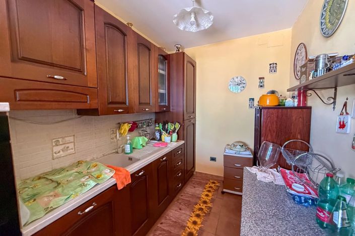 Image No.8-2 Bed House for sale