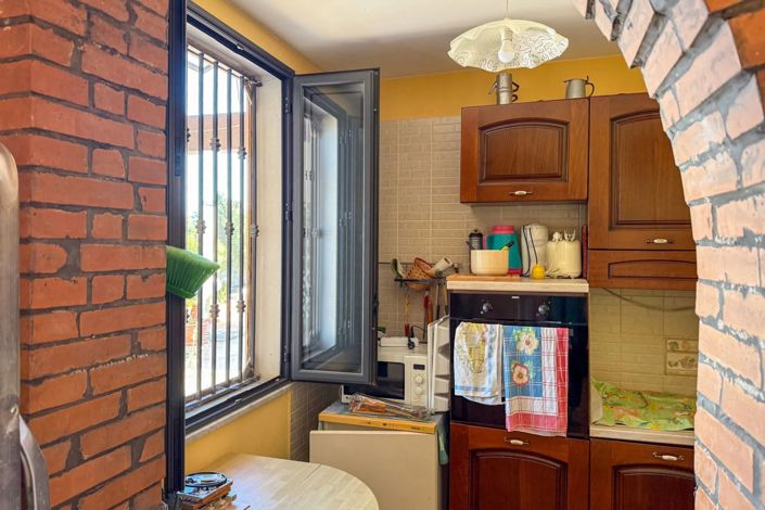 Image No.9-2 Bed House for sale