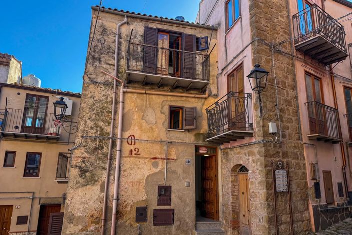 Image No.27-1 Bed House for sale