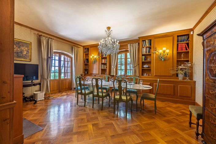 Image No.18-7 Bed Villa for sale