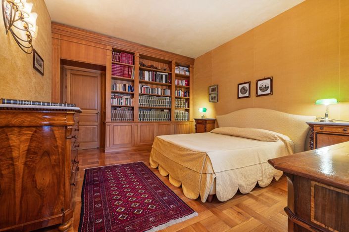 Image No.21-7 Bed Villa for sale