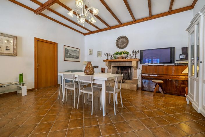 Image No.27-7 Bed Apartment for sale