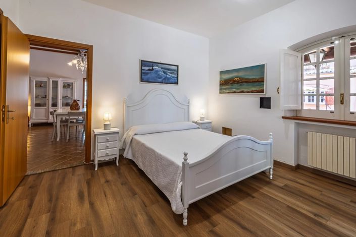 Image No.30-7 Bed Apartment for sale