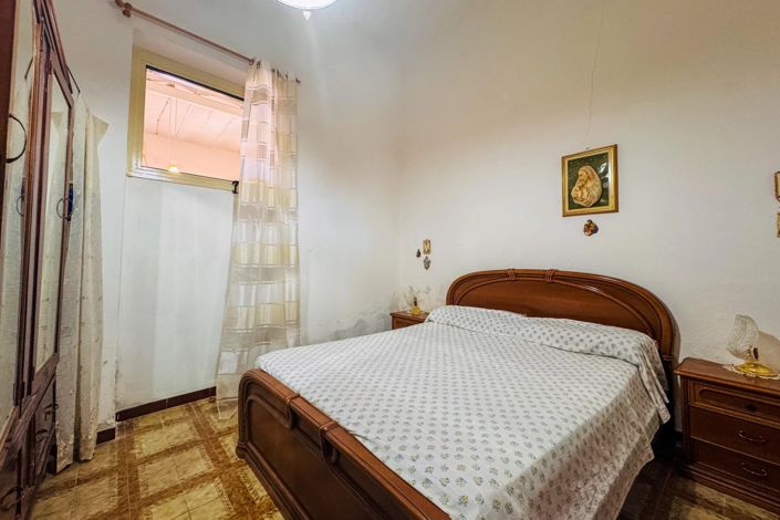 Image No.20-2 Bed Apartment for sale