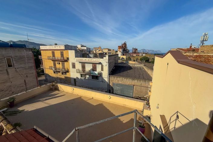 Image No.25-2 Bed Apartment for sale