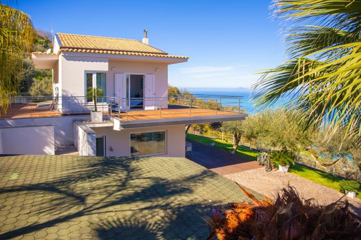 Image No.8-4 Bed Villa for sale