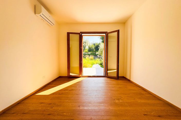 Image No.27-3 Bed Villa for sale