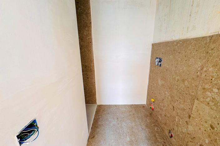 Image No.16-4 Bed House for sale