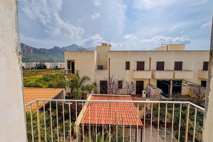 Image No.17-4 Bed House for sale