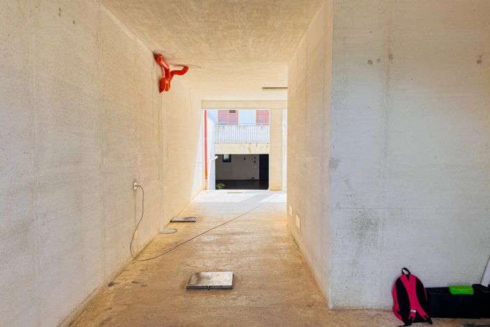 Image No.2-4 Bed House for sale