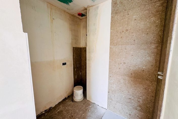 Image No.21-4 Bed House for sale