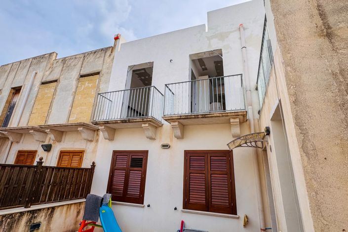 Image No.5-4 Bed House for sale