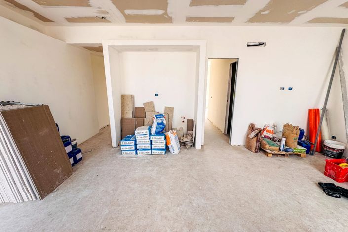 Image No.9-4 Bed House for sale