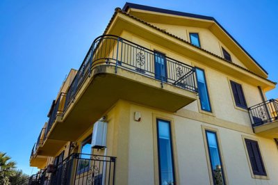 1 - Casteldaccia, Maison