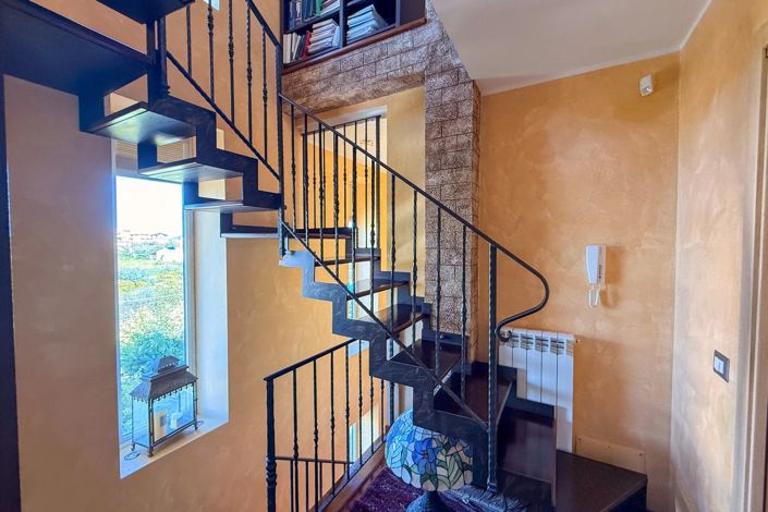 Image No.12-Maison de 4 chambres à vendre à Casteldaccia