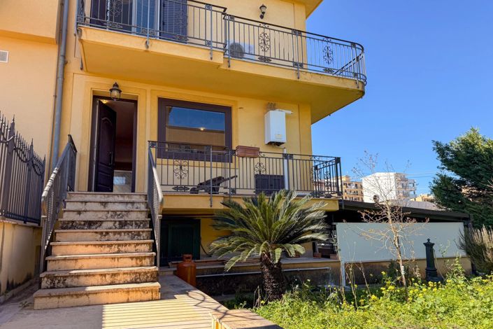 Image No.30-Maison de 4 chambres à vendre à Casteldaccia