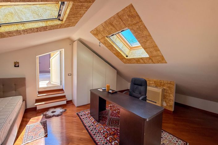 Image No.9-Maison de 4 chambres à vendre à Casteldaccia