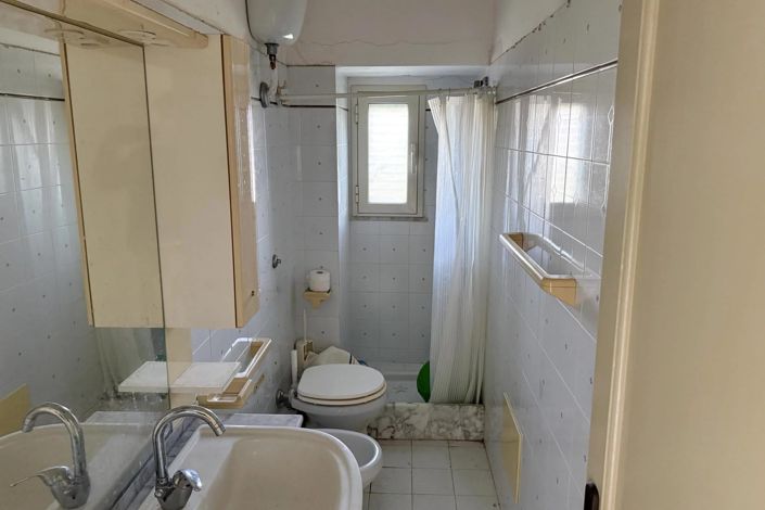 Image No.10-1 Bed House for sale