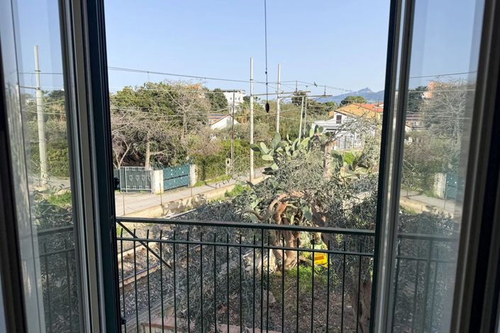 Image No.14-1 Bed House for sale