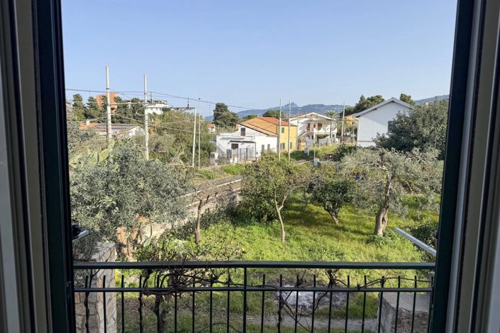 Image No.20-1 Bed House for sale