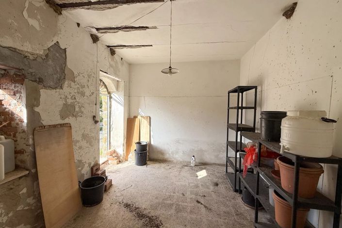 Image No.21-1 Bed House for sale