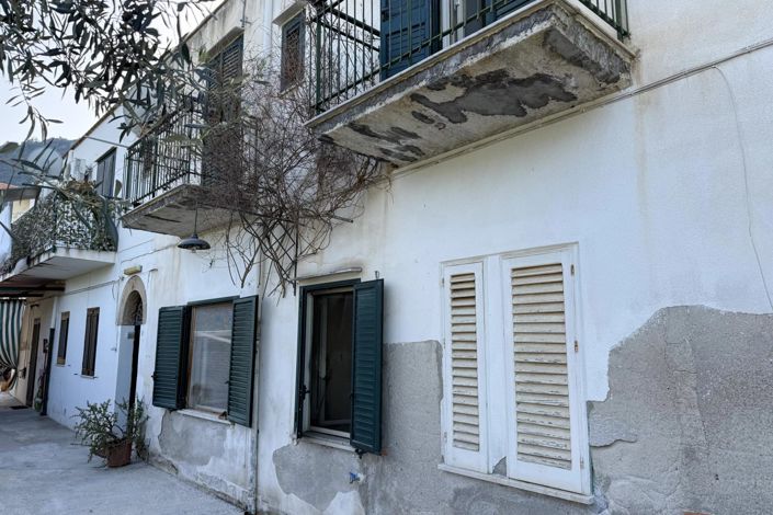 Image No.3-1 Bed House for sale