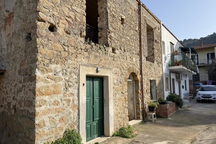 Image No.4-1 Bed House for sale