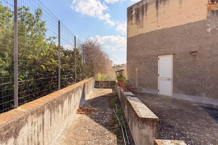 Image No.23-House for sale