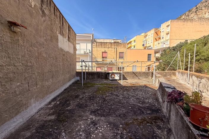 Image No.26-House for sale